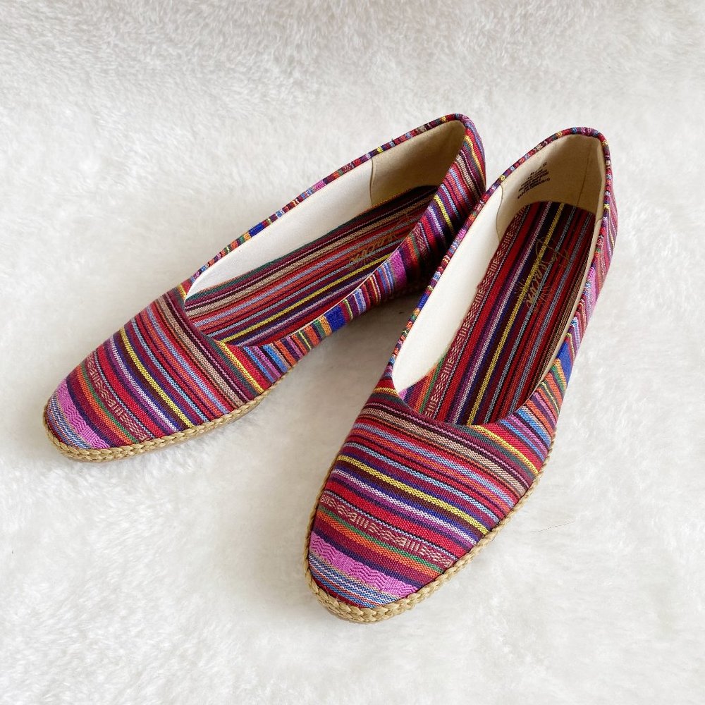 Beacon, NWOT, Women's Platform Loafers Pink - Multi Striped Fabric, Size 8.5 SS